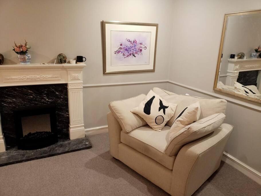Lotus House Apartment Needingworth Екстериор снимка