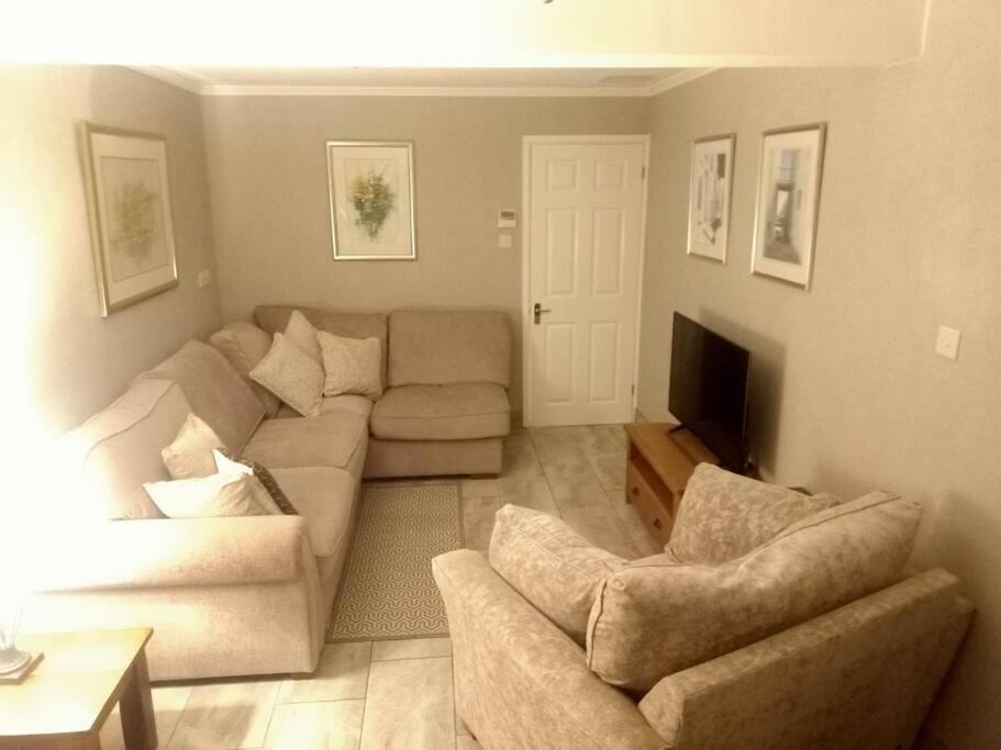 Lotus House Apartment Needingworth Екстериор снимка