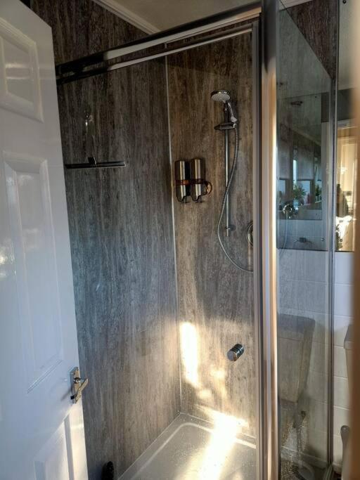 Lotus House Apartment Needingworth Екстериор снимка